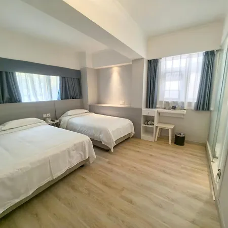 Ole Tai Sam Un Hotel